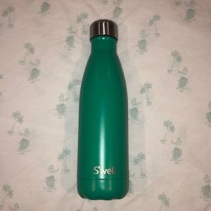 Teal Swell water bottle.